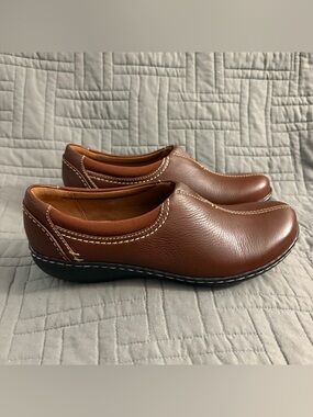 Clarks Ashland Joy Loafers Shoes Womens Size 8.5 M Brown Leather Slip On